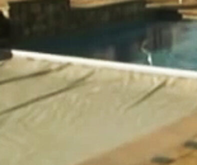 Pool_cover_in_winter